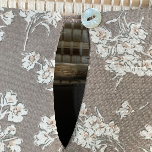 Ramona Ditsy Floral Midi Dress in Champagne - Picture 4 of 9